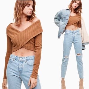 Aritzia cropped long sleeve top 💕